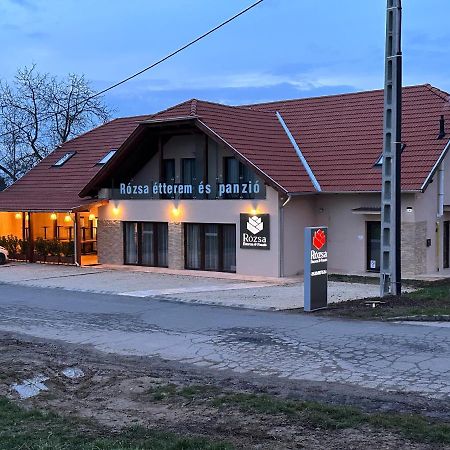 Bed and Breakfast Rozsa Etterem & Panzio Pětikostelí Exteriér fotografie