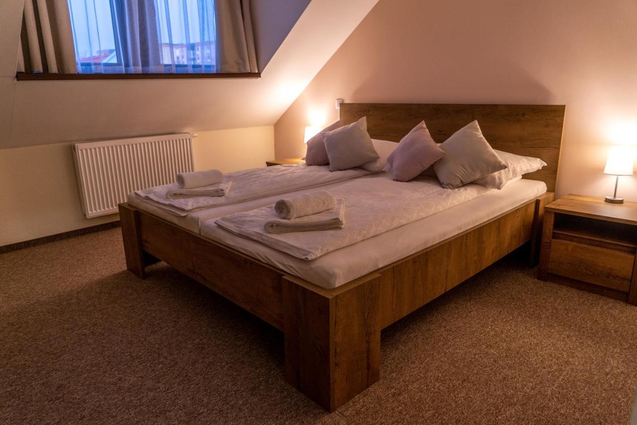Bed and Breakfast Rozsa Etterem & Panzio Pětikostelí Exteriér fotografie
