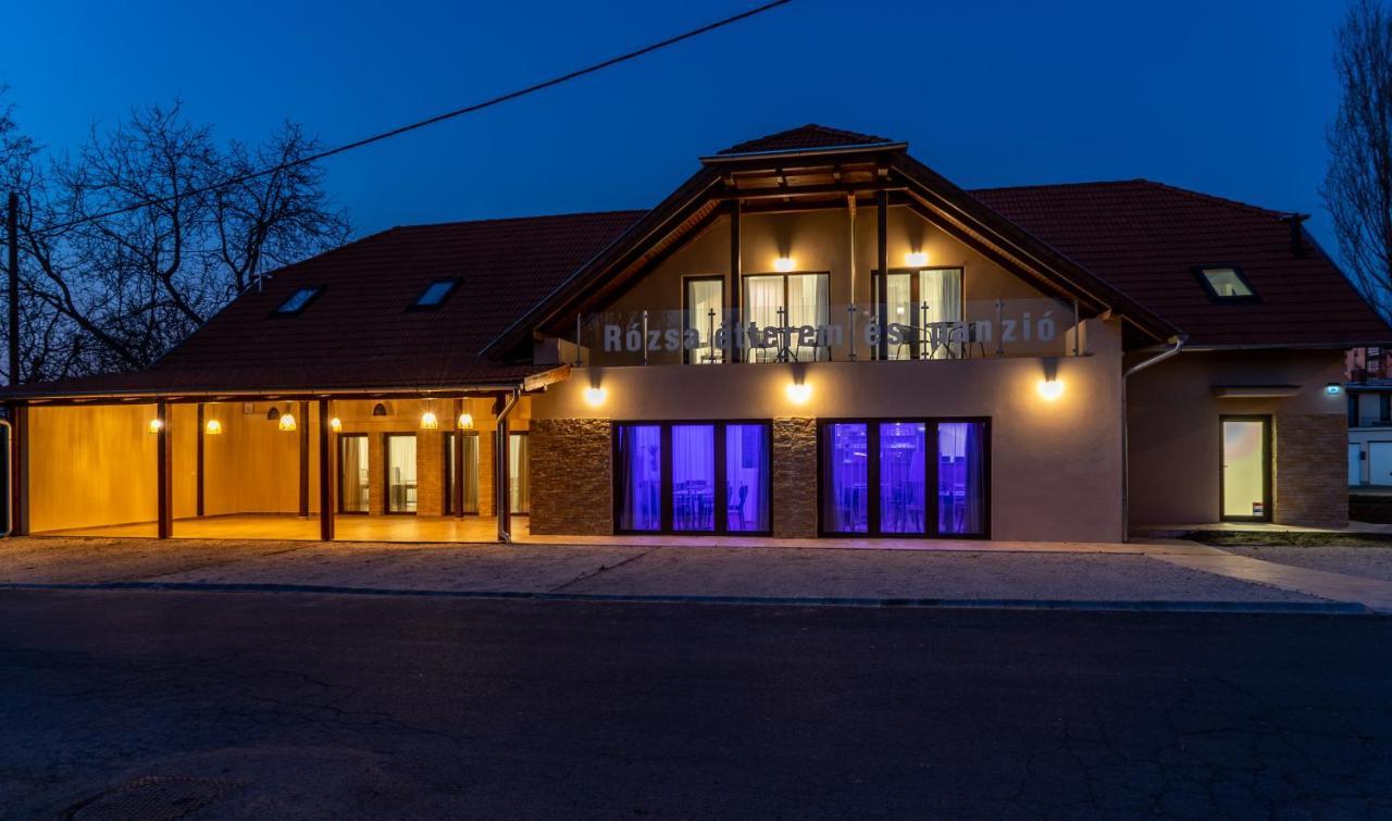 Bed and Breakfast Rozsa Etterem & Panzio Pětikostelí Exteriér fotografie