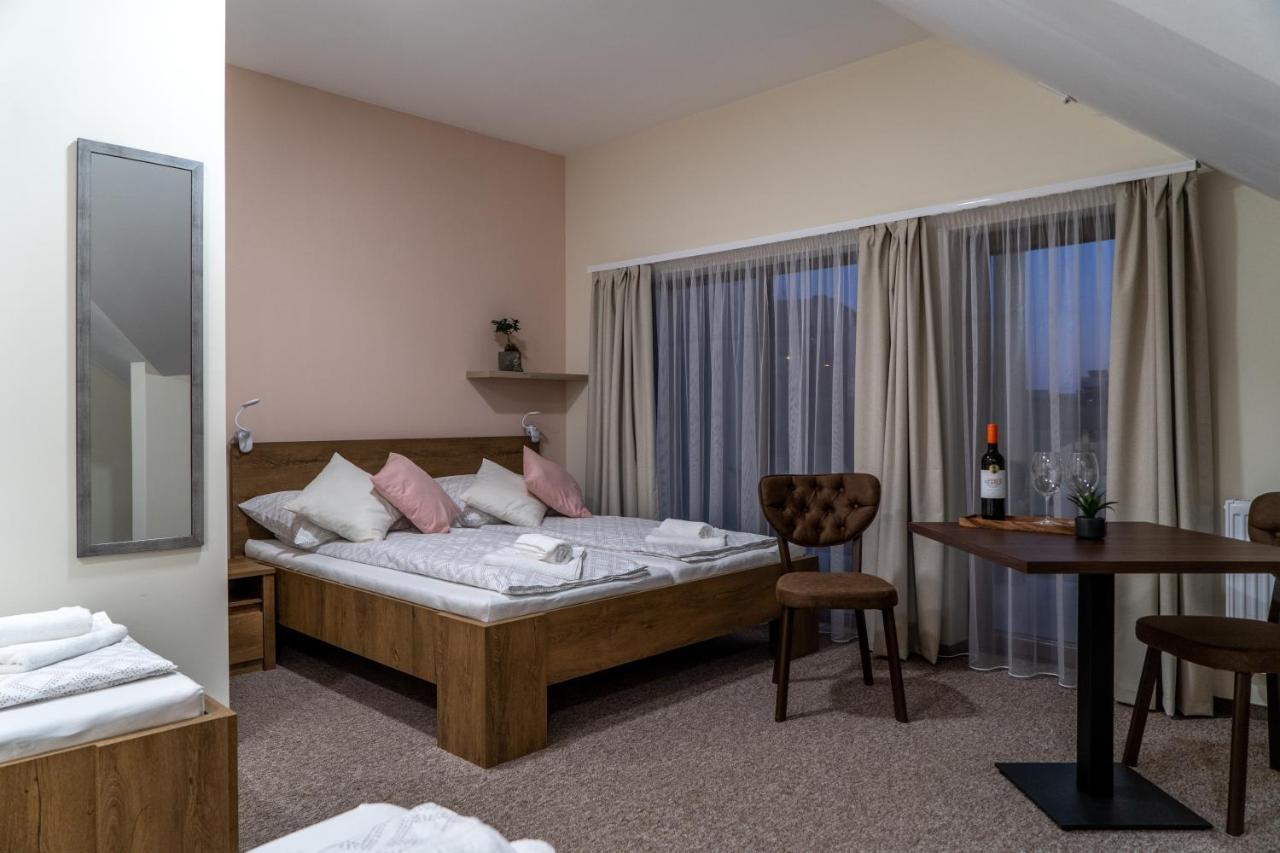 Bed and Breakfast Rozsa Etterem & Panzio Pětikostelí Exteriér fotografie