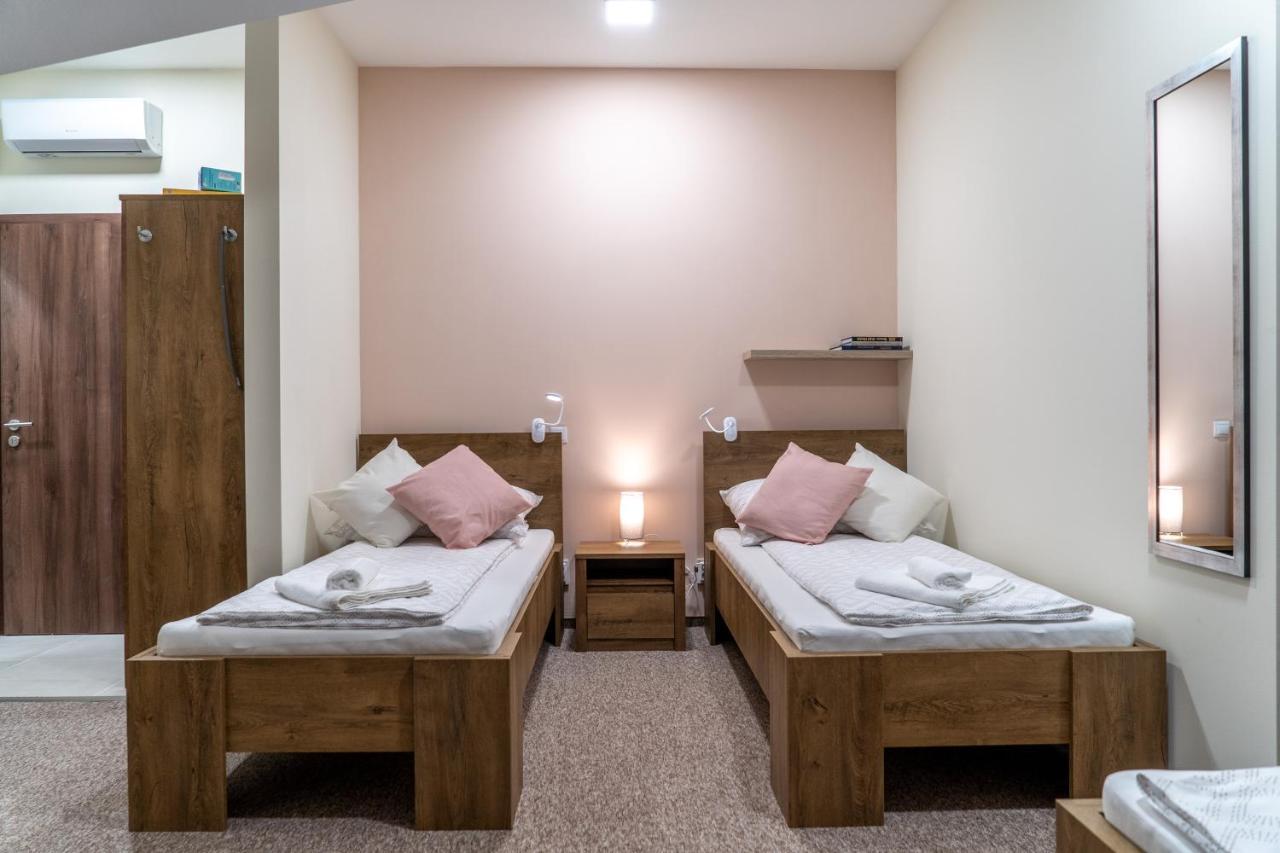Bed and Breakfast Rozsa Etterem & Panzio Pětikostelí Exteriér fotografie